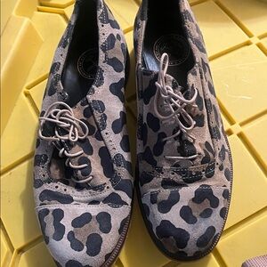Meander Stroll On Leopard Print Suede Oxfords